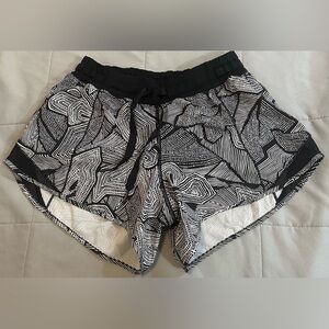 Lululemon Hotty Hot Short (Long) Size 4